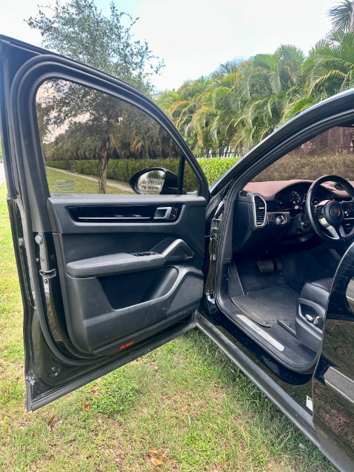 2020 Porsche Cayenne AWD, available for sale in Hollywood, Florida | Select Auto Hollywood. Hollywood, Florida 2020 Porsche Cayenne AWD, available for sale in Hollywood, Florida | Select Auto Hollywood. Hollywood, Florida