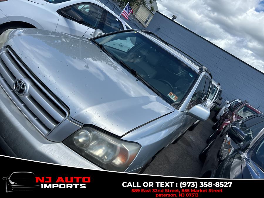 2004 Toyota Highlander 4dr V6 4WD w/3rd Row (Natl), available for sale in Paterson, New Jersey | NJ Auto Imports. Paterson, New Jersey 2004 Toyota Highlander 4dr V6 4WD w/3rd Row (Natl), available for sale in Paterson, New Jersey | NJ Auto Imports. Paterson, New Jersey