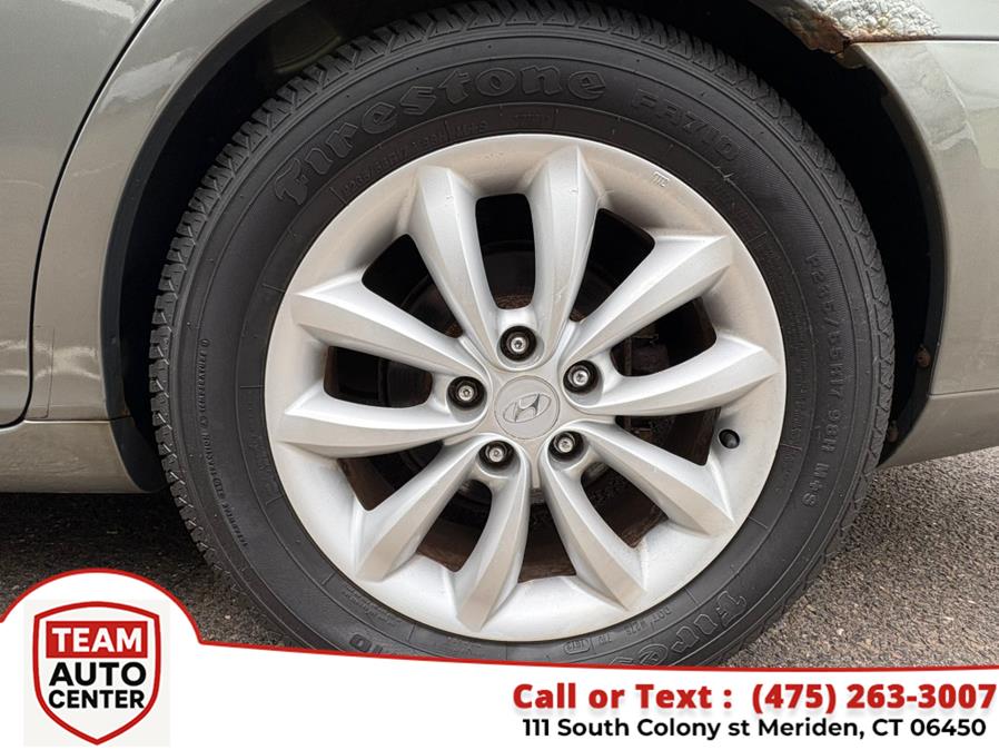 2006 Hyundai Azera 4dr Sdn Limited, available for sale in Meriden, Connecticut | T E A M Auto Center. Meriden, Connecticut 2006 Hyundai Azera 4dr Sdn Limited, available for sale in Meriden, Connecticut | T E A M Auto Center. Meriden, Connecticut