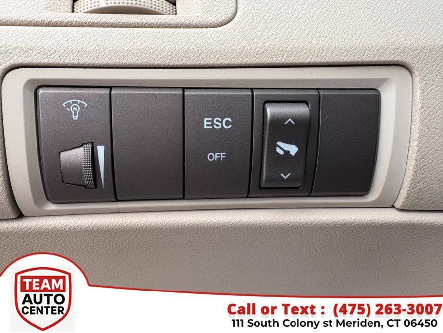 2006 Hyundai Azera 4dr Sdn Limited, available for sale in Meriden, Connecticut | T E A M Auto Center. Meriden, Connecticut 2006 Hyundai Azera 4dr Sdn Limited, available for sale in Meriden, Connecticut | T E A M Auto Center. Meriden, Connecticut