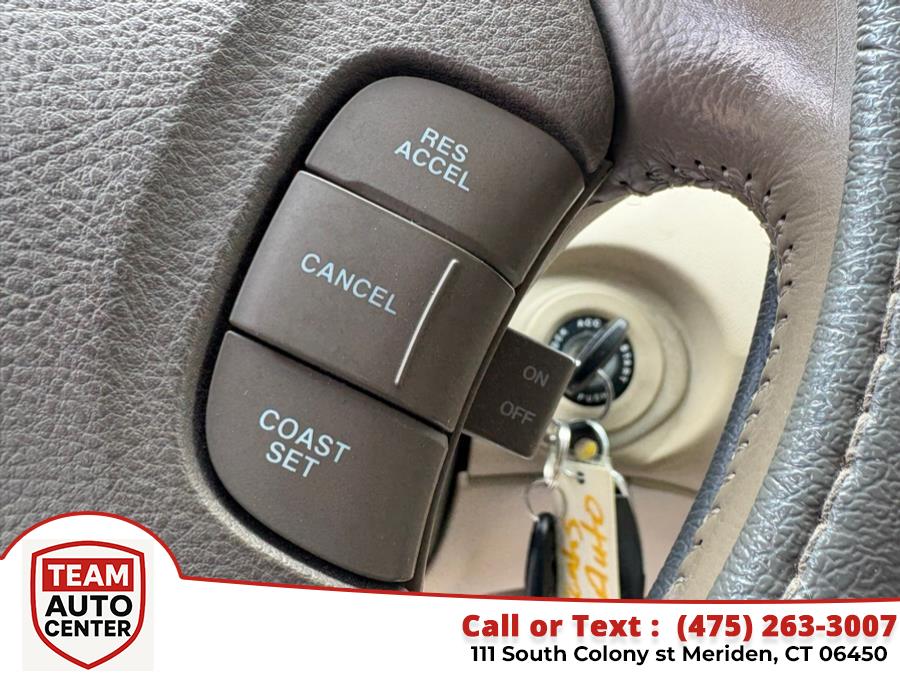 2006 Hyundai Azera 4dr Sdn Limited, available for sale in Meriden, Connecticut | T E A M Auto Center. Meriden, Connecticut 2006 Hyundai Azera 4dr Sdn Limited, available for sale in Meriden, Connecticut | T E A M Auto Center. Meriden, Connecticut