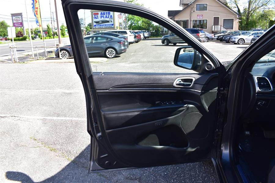 2019 Jeep Grand Cherokee LIMITED, available for sale in Patchogue, New York | 112 Auto Plaza. Patchogue, New York 2019 Jeep Grand Cherokee LIMITED, available for sale in Patchogue, New York | 112 Auto Plaza. Patchogue, New York