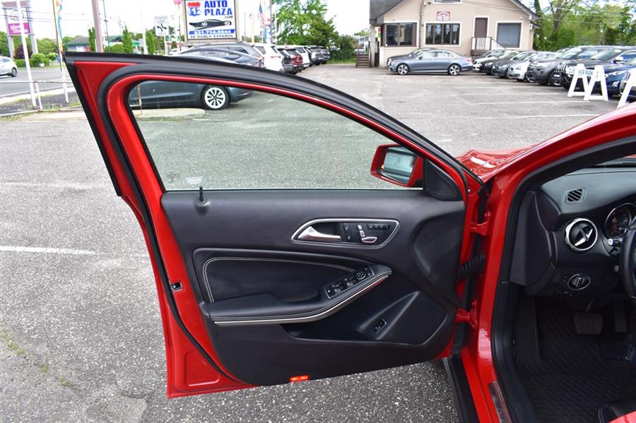2018 Mercedes-benz Gla 250 4MATIC, available for sale in Patchogue, New York | 112 Auto Plaza. Patchogue, New York 2018 Mercedes-benz Gla 250 4MATIC, available for sale in Patchogue, New York | 112 Auto Plaza. Patchogue, New York