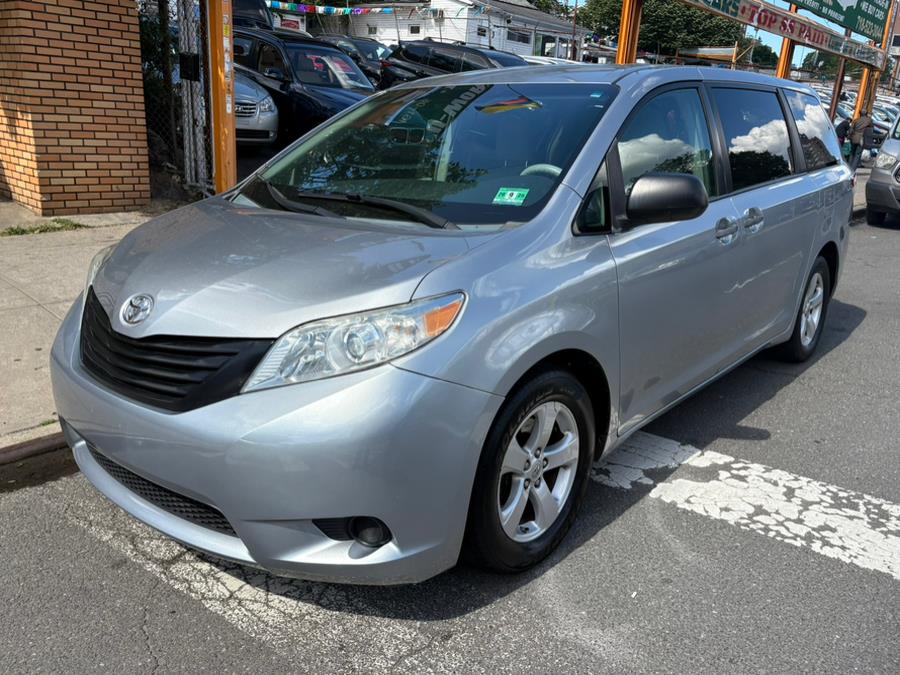Used 2012 Toyota Sienna in Jamaica, New York | Sylhet Motors Inc.. Jamaica, New York