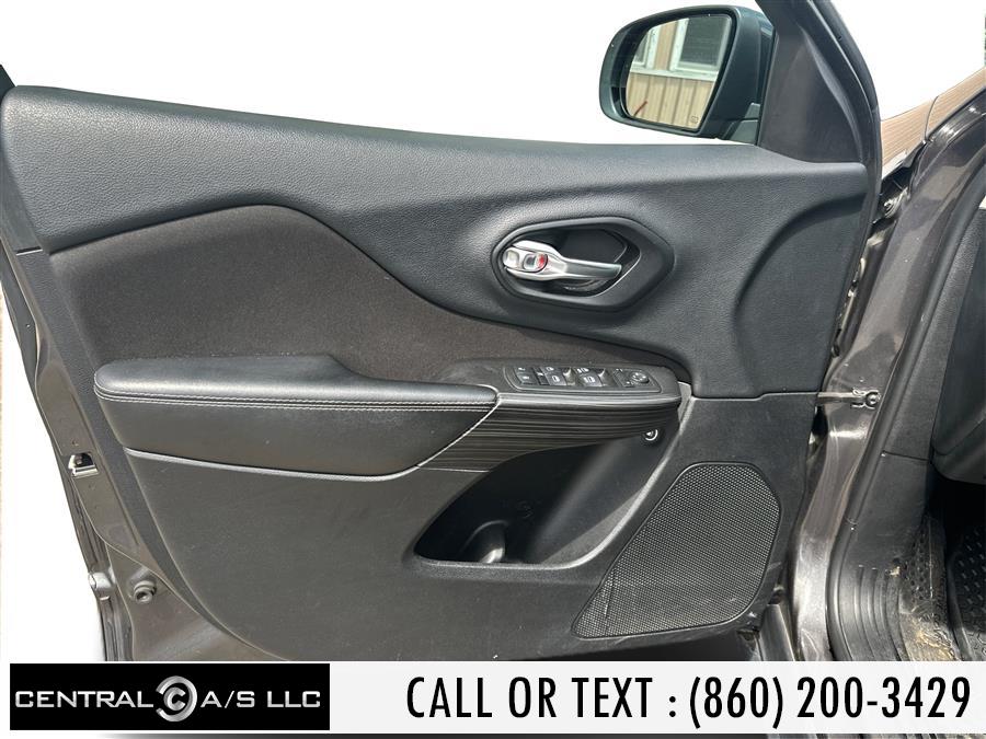 2014 Jeep Cherokee 4WD 4dr Latitude, available for sale in East Windsor, Connecticut | Central A/S LLC. East Windsor, Connecticut 2014 Jeep Cherokee 4WD 4dr Latitude, available for sale in East Windsor, Connecticut | Central A/S LLC. East Windsor, Connecticut