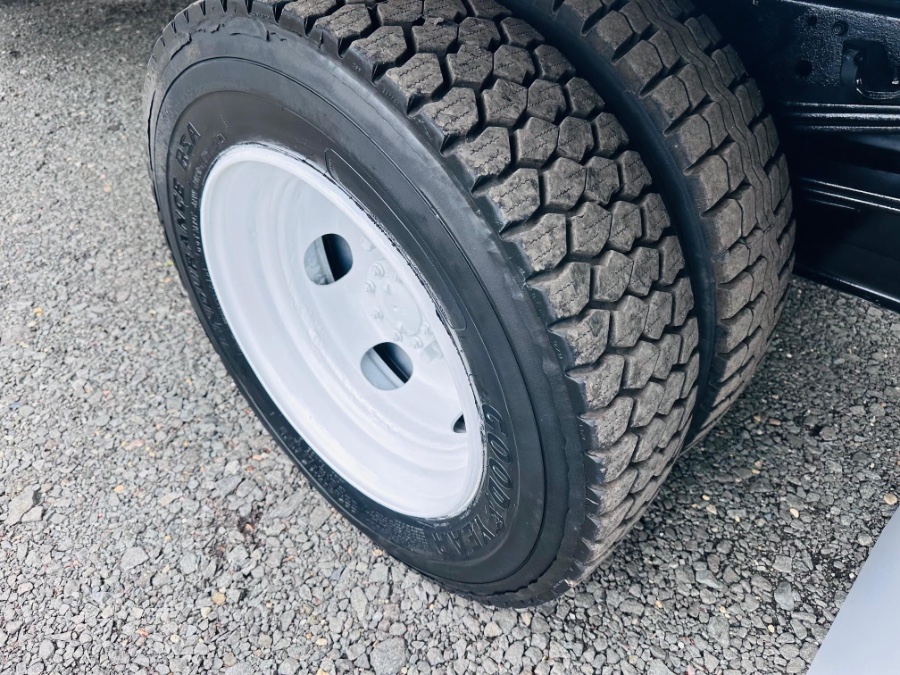 2018 ISUZU NQR 20FT BOX + LIFT GATE + SIDE DOOR 17995 GVW, available for sale in South Amboy, New Jersey | NJ Truck Spot. South Amboy, New Jersey 2018 ISUZU NQR 20FT BOX + LIFT GATE + SIDE DOOR 17995 GVW, available for sale in South Amboy, New Jersey | NJ Truck Spot. South Amboy, New Jersey