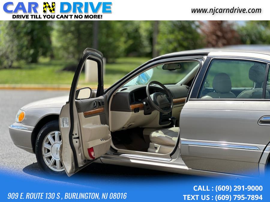 2002 Lincoln Continental Continental, available for sale in Hempstead, New York | VIP Auto Credit Express. Hempstead, New York 2002 Lincoln Continental Continental, available for sale in Hempstead, New York | VIP Auto Credit Express. Hempstead, New York
