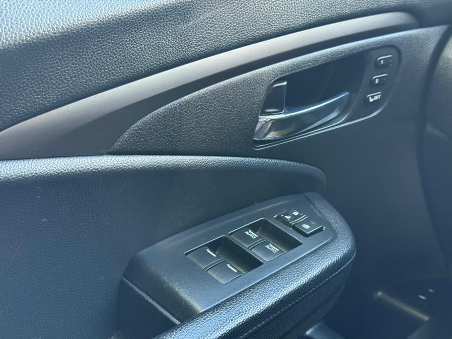 2022 Honda Pilot EX-L AWD, available for sale in Newark, New Jersey | Champion Of Newark. Newark, New Jersey 2022 Honda Pilot EX-L AWD, available for sale in Newark, New Jersey | Champion Of Newark. Newark, New Jersey