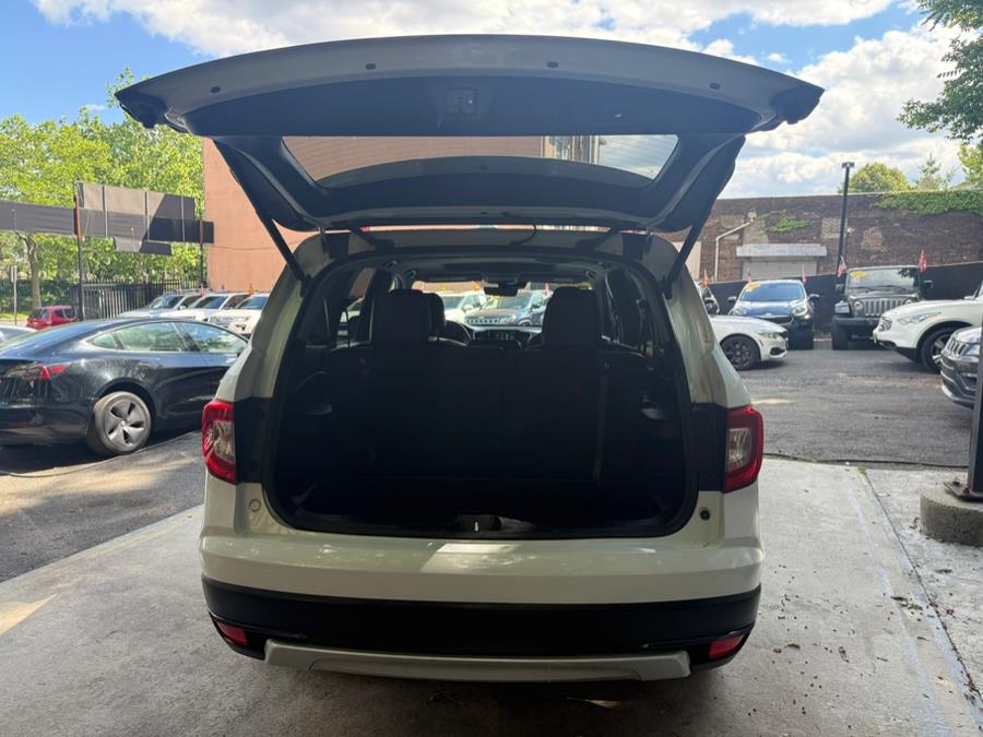2022 Honda Pilot EX-L AWD, available for sale in Newark, New Jersey | Champion Of Newark. Newark, New Jersey 2022 Honda Pilot EX-L AWD, available for sale in Newark, New Jersey | Champion Of Newark. Newark, New Jersey