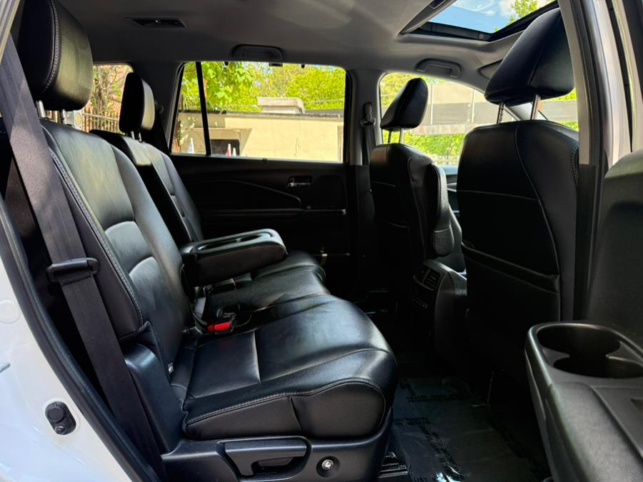 2022 Honda Pilot EX-L AWD, available for sale in Newark, New Jersey | Champion Of Newark. Newark, New Jersey 2022 Honda Pilot EX-L AWD, available for sale in Newark, New Jersey | Champion Of Newark. Newark, New Jersey