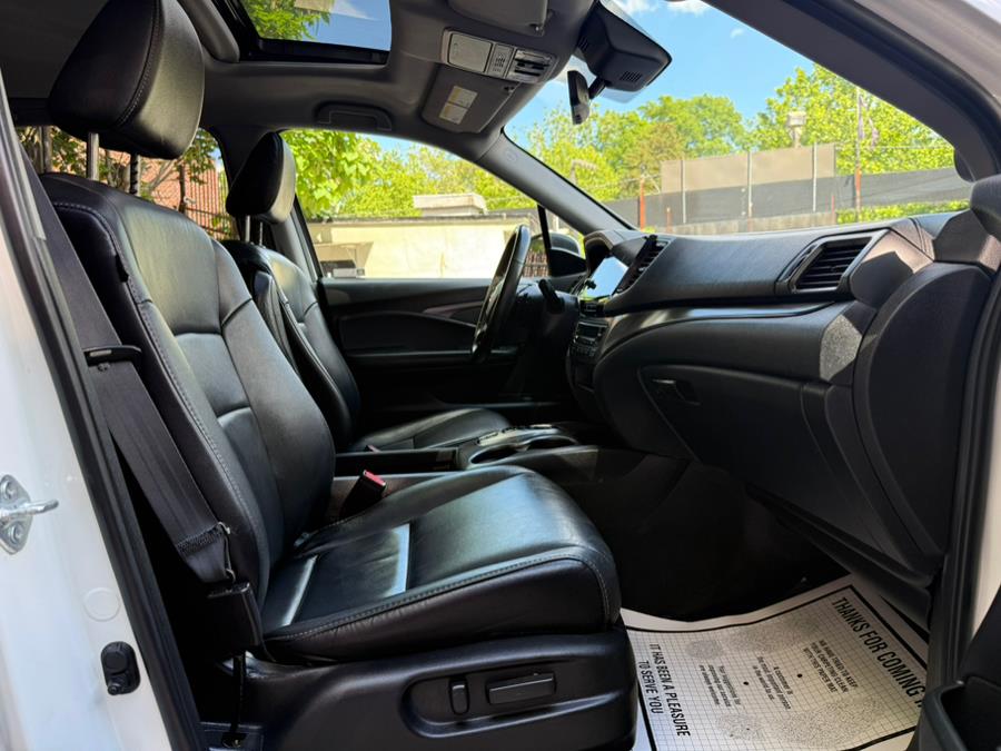 2022 Honda Pilot EX-L AWD, available for sale in Newark, New Jersey | Champion Of Newark. Newark, New Jersey 2022 Honda Pilot EX-L AWD, available for sale in Newark, New Jersey | Champion Of Newark. Newark, New Jersey