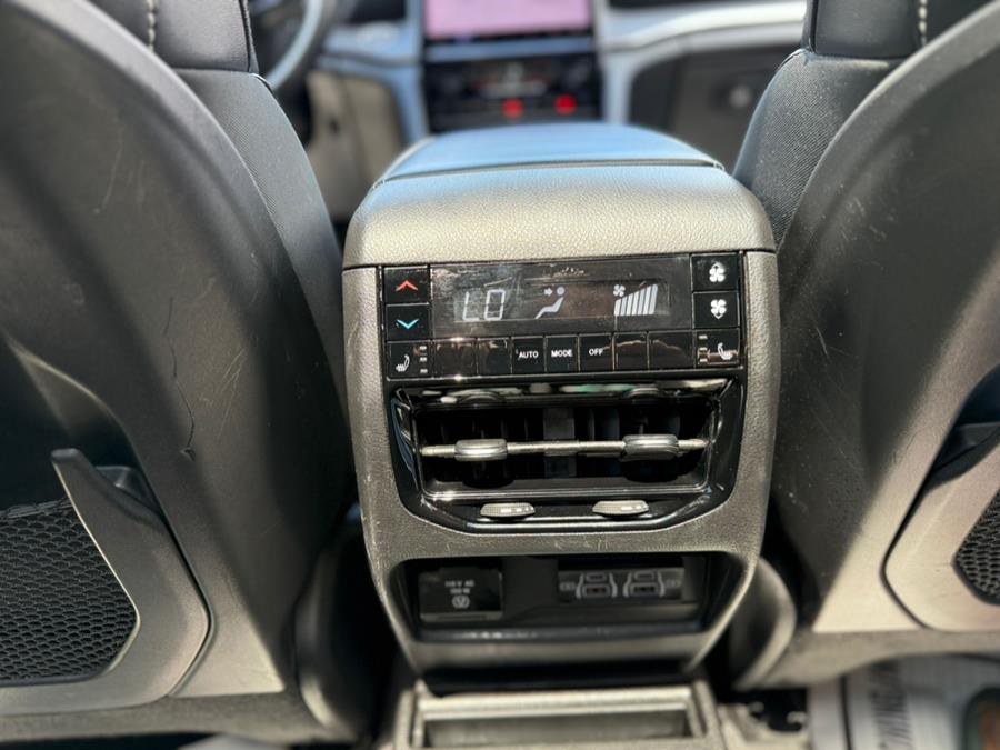 2021 Jeep Grand Cherokee L Limited 4x4, available for sale in Paterson, New Jersey | Champion of Paterson. Paterson, New Jersey 2021 Jeep Grand Cherokee L Limited 4x4, available for sale in Paterson, New Jersey | Champion of Paterson. Paterson, New Jersey