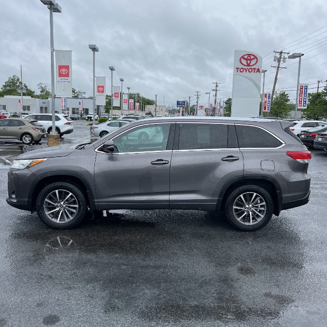 2017 Toyota Highlander XLE V6 AWD (Natl), available for sale in Brooklyn, New York | Top Line Auto Inc.. Brooklyn, New York 2017 Toyota Highlander XLE V6 AWD (Natl), available for sale in Brooklyn, New York | Top Line Auto Inc.. Brooklyn, New York