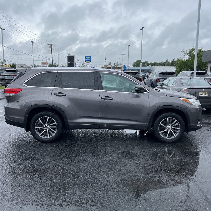 2017 Toyota Highlander XLE V6 AWD (Natl), available for sale in Brooklyn, New York | Top Line Auto Inc.. Brooklyn, New York 2017 Toyota Highlander XLE V6 AWD (Natl), available for sale in Brooklyn, New York | Top Line Auto Inc.. Brooklyn, New York