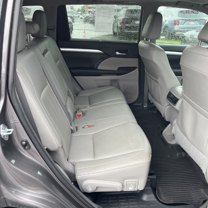 2017 Toyota Highlander XLE V6 AWD (Natl), available for sale in Brooklyn, New York | Top Line Auto Inc.. Brooklyn, New York 2017 Toyota Highlander XLE V6 AWD (Natl), available for sale in Brooklyn, New York | Top Line Auto Inc.. Brooklyn, New York