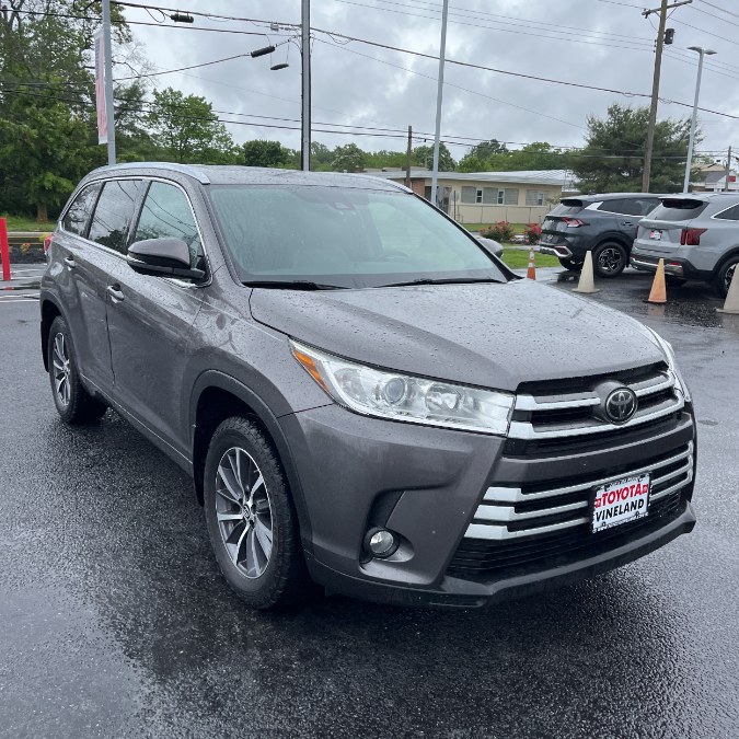 2017 Toyota Highlander XLE V6 AWD (Natl), available for sale in Brooklyn, New York | Top Line Auto Inc.. Brooklyn, New York 2017 Toyota Highlander XLE V6 AWD (Natl), available for sale in Brooklyn, New York | Top Line Auto Inc.. Brooklyn, New York