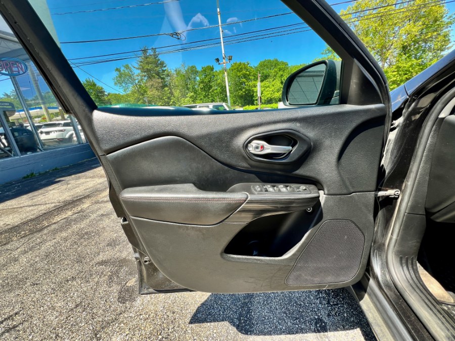 2014 Jeep Cherokee 4WD 4dr Trailhawk, available for sale in Manchester, New Hampshire | Second Street Auto Sales Inc. Manchester, New Hampshire 2014 Jeep Cherokee 4WD 4dr Trailhawk, available for sale in Manchester, New Hampshire | Second Street Auto Sales Inc. Manchester, New Hampshire