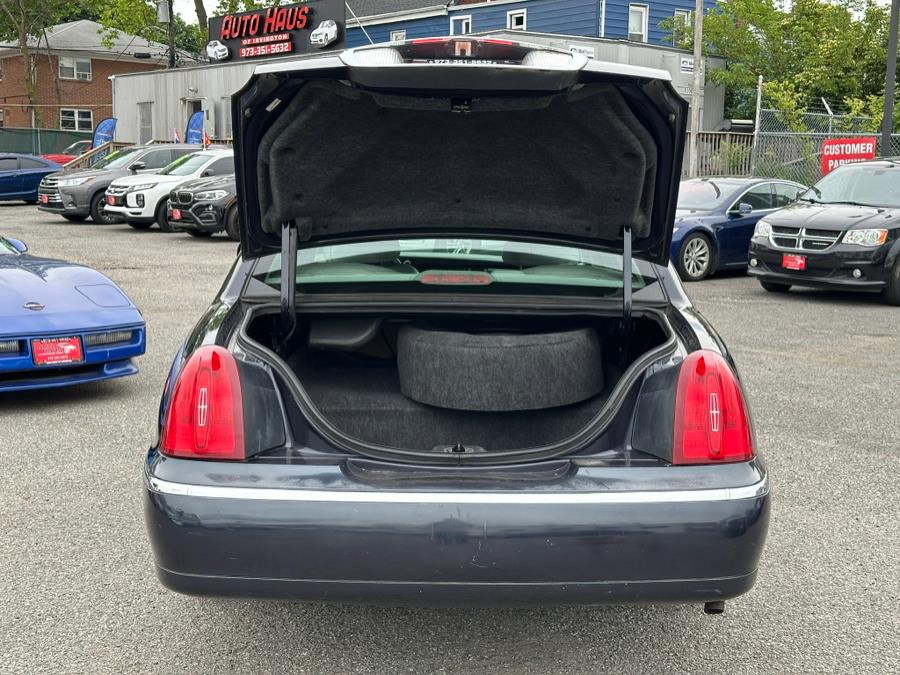2000 Lincoln Town Car 4dr Sdn Signature, available for sale in Irvington , New Jersey | Auto Haus of Irvington Corp. Irvington , New Jersey 2000 Lincoln Town Car 4dr Sdn Signature, available for sale in Irvington , New Jersey | Auto Haus of Irvington Corp. Irvington , New Jersey