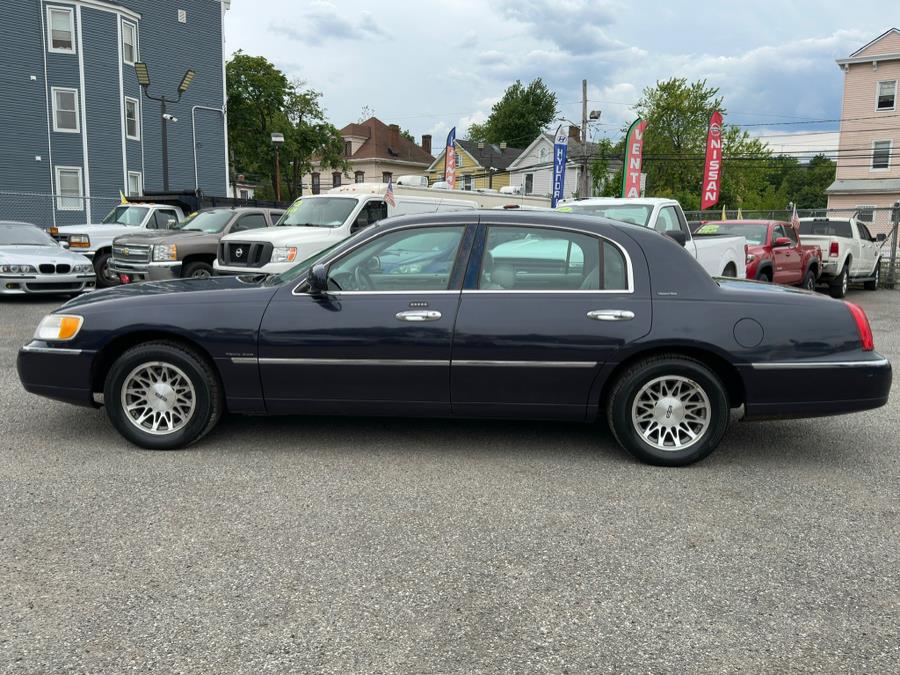 2000 Lincoln Town Car 4dr Sdn Signature, available for sale in Irvington , New Jersey | Auto Haus of Irvington Corp. Irvington , New Jersey 2000 Lincoln Town Car 4dr Sdn Signature, available for sale in Irvington , New Jersey | Auto Haus of Irvington Corp. Irvington , New Jersey