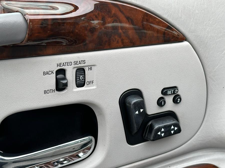 2000 Lincoln Town Car 4dr Sdn Signature, available for sale in Irvington , New Jersey | Auto Haus of Irvington Corp. Irvington , New Jersey 2000 Lincoln Town Car 4dr Sdn Signature, available for sale in Irvington , New Jersey | Auto Haus of Irvington Corp. Irvington , New Jersey