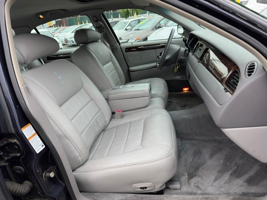 2000 Lincoln Town Car 4dr Sdn Signature, available for sale in Irvington , New Jersey | Auto Haus of Irvington Corp. Irvington , New Jersey 2000 Lincoln Town Car 4dr Sdn Signature, available for sale in Irvington , New Jersey | Auto Haus of Irvington Corp. Irvington , New Jersey