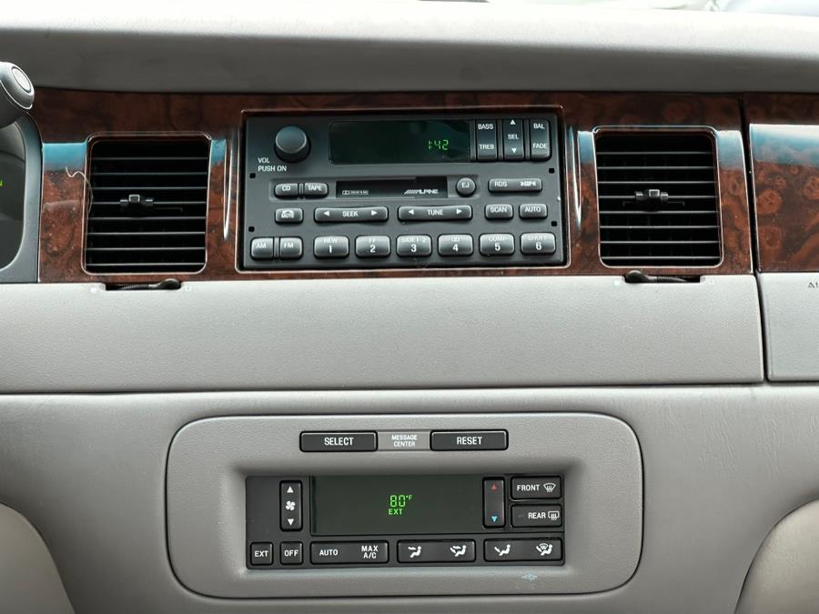 2000 Lincoln Town Car 4dr Sdn Signature, available for sale in Irvington , New Jersey | Auto Haus of Irvington Corp. Irvington , New Jersey 2000 Lincoln Town Car 4dr Sdn Signature, available for sale in Irvington , New Jersey | Auto Haus of Irvington Corp. Irvington , New Jersey