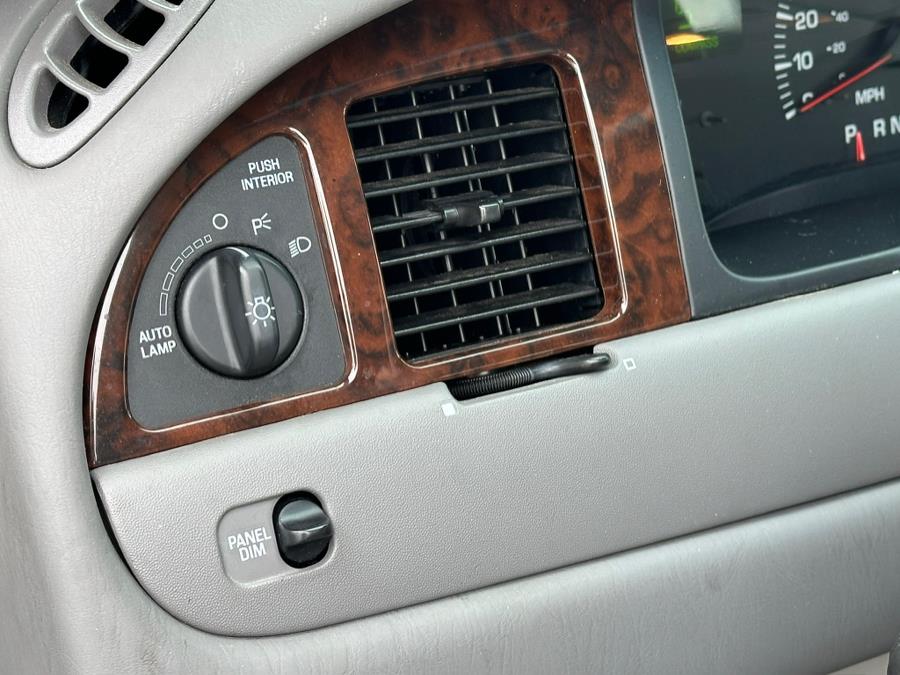 2000 Lincoln Town Car 4dr Sdn Signature, available for sale in Irvington , New Jersey | Auto Haus of Irvington Corp. Irvington , New Jersey 2000 Lincoln Town Car 4dr Sdn Signature, available for sale in Irvington , New Jersey | Auto Haus of Irvington Corp. Irvington , New Jersey