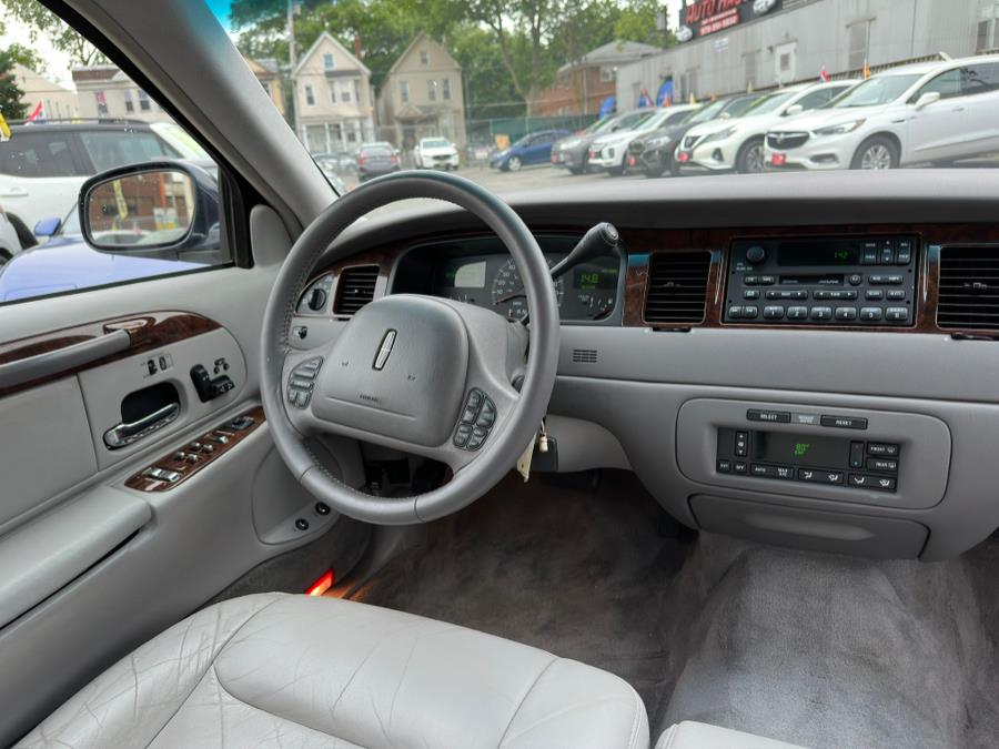 2000 Lincoln Town Car 4dr Sdn Signature, available for sale in Irvington , New Jersey | Auto Haus of Irvington Corp. Irvington , New Jersey 2000 Lincoln Town Car 4dr Sdn Signature, available for sale in Irvington , New Jersey | Auto Haus of Irvington Corp. Irvington , New Jersey