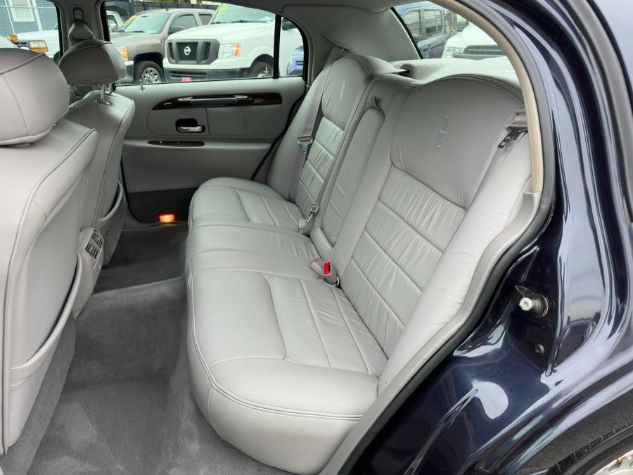 2000 Lincoln Town Car 4dr Sdn Signature, available for sale in Irvington , New Jersey | Auto Haus of Irvington Corp. Irvington , New Jersey 2000 Lincoln Town Car 4dr Sdn Signature, available for sale in Irvington , New Jersey | Auto Haus of Irvington Corp. Irvington , New Jersey