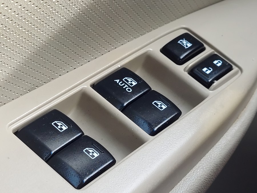 2013 Subaru Legacy 4dr Sdn H4 Auto 2.5i Limited, available for sale in East Windsor, Connecticut | United Auto Sales of E Windsor, Inc. East Windsor, Connecticut 2013 Subaru Legacy 4dr Sdn H4 Auto 2.5i Limited, available for sale in East Windsor, Connecticut | United Auto Sales of E Windsor, Inc. East Windsor, Connecticut