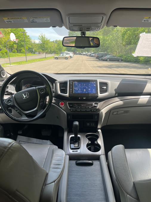 2016 Honda Pilot AWD 4dr EX-L, available for sale in New Britain, Connecticut | Supreme Automotive. New Britain, Connecticut 2016 Honda Pilot AWD 4dr EX-L, available for sale in New Britain, Connecticut | Supreme Automotive. New Britain, Connecticut