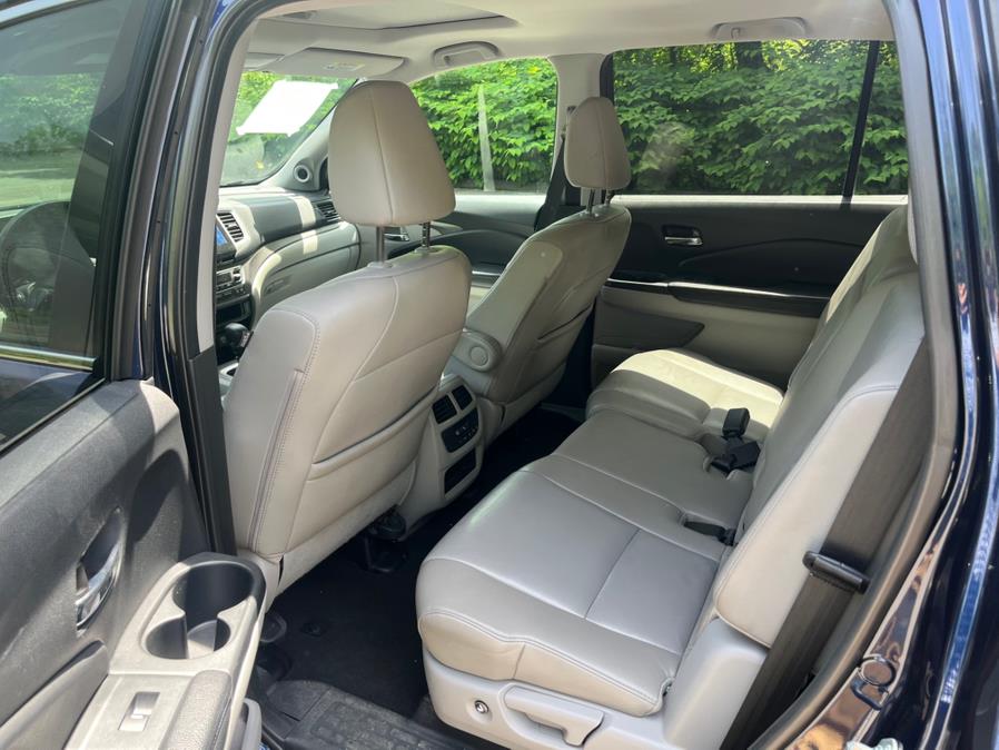 2016 Honda Pilot AWD 4dr EX-L, available for sale in New Britain, Connecticut | Supreme Automotive. New Britain, Connecticut 2016 Honda Pilot AWD 4dr EX-L, available for sale in New Britain, Connecticut | Supreme Automotive. New Britain, Connecticut