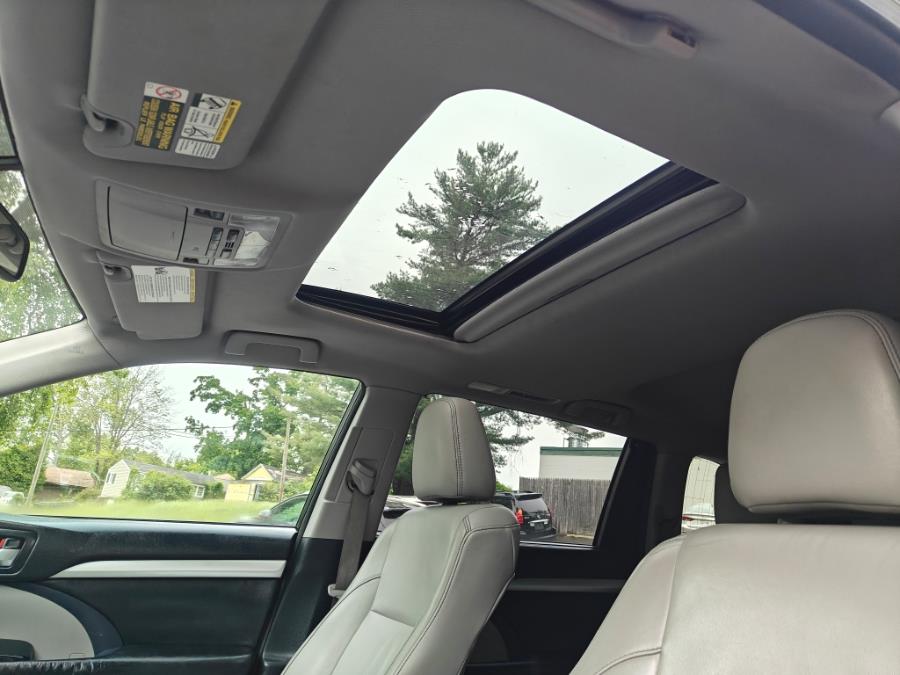 2015 Toyota Highlander AWD 4dr V6 XLE (Natl), available for sale in South Windsor, Connecticut | Fancy Rides LLC. South Windsor, Connecticut 2015 Toyota Highlander AWD 4dr V6 XLE (Natl), available for sale in South Windsor, Connecticut | Fancy Rides LLC. South Windsor, Connecticut