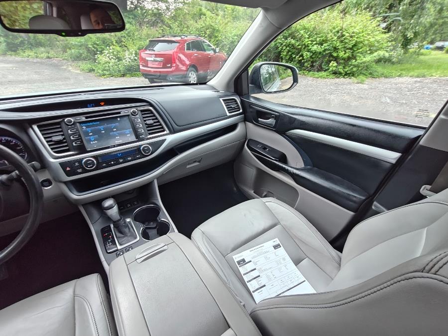 2015 Toyota Highlander AWD 4dr V6 XLE (Natl), available for sale in South Windsor, Connecticut | Fancy Rides LLC. South Windsor, Connecticut 2015 Toyota Highlander AWD 4dr V6 XLE (Natl), available for sale in South Windsor, Connecticut | Fancy Rides LLC. South Windsor, Connecticut