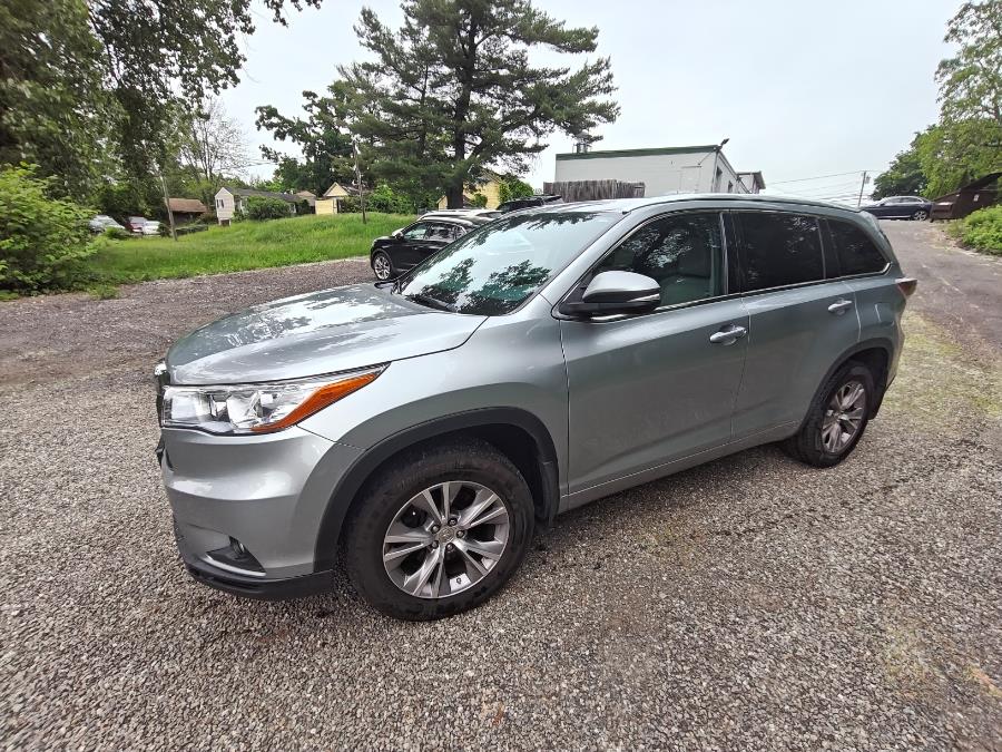 2015 Toyota Highlander AWD 4dr V6 XLE (Natl), available for sale in South Windsor, Connecticut | Fancy Rides LLC. South Windsor, Connecticut 2015 Toyota Highlander AWD 4dr V6 XLE (Natl), available for sale in South Windsor, Connecticut | Fancy Rides LLC. South Windsor, Connecticut