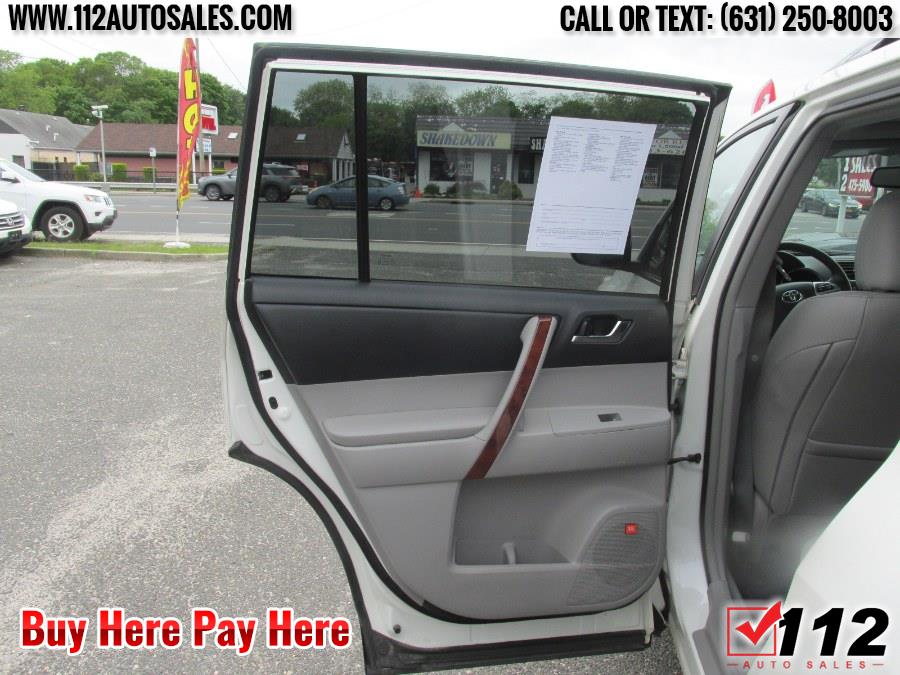 2012 Toyota Highlander Limited 4WD 4dr V6 Limited (Natl), available for sale in Patchogue, New York | 112 Auto Sales. Patchogue, New York 2012 Toyota Highlander Limited 4WD 4dr V6 Limited (Natl), available for sale in Patchogue, New York | 112 Auto Sales. Patchogue, New York