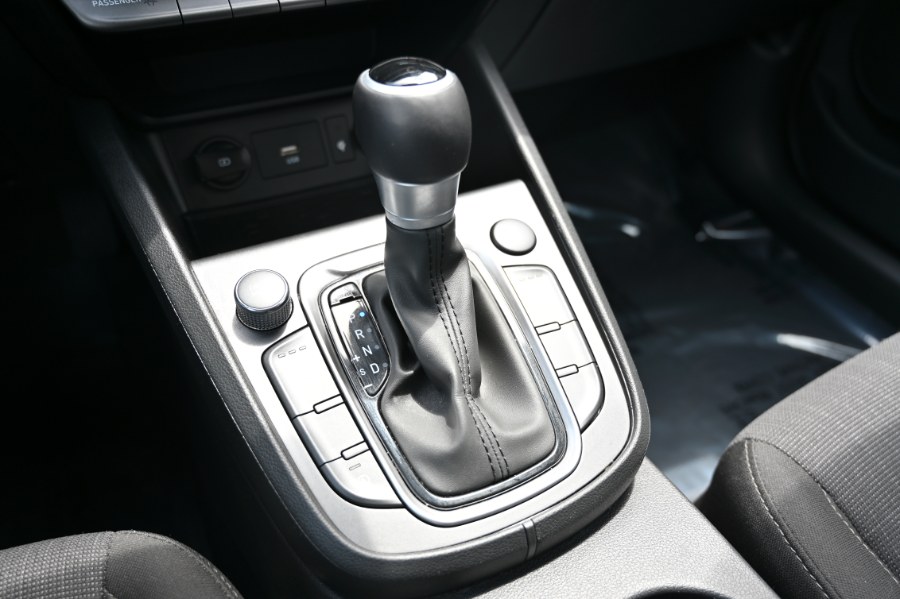 2023 Hyundai Kona SEL Auto AWD, available for sale in Waterbury, Connecticut | Highline Car Connection. Waterbury, Connecticut 2023 Hyundai Kona SEL Auto AWD, available for sale in Waterbury, Connecticut | Highline Car Connection. Waterbury, Connecticut