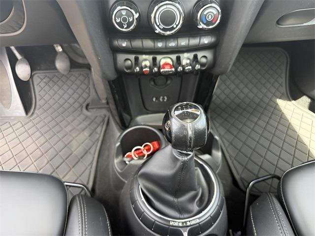 2014 Mini Cooper s Base, available for sale in Stratford, Connecticut | Wiz Leasing Inc. Stratford, Connecticut 2014 Mini Cooper s Base, available for sale in Stratford, Connecticut | Wiz Leasing Inc. Stratford, Connecticut