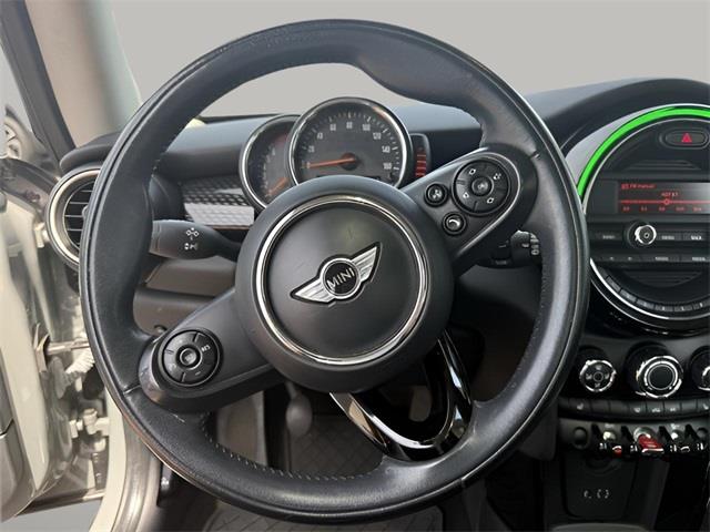 2014 Mini Cooper s Base, available for sale in Stratford, Connecticut | Wiz Leasing Inc. Stratford, Connecticut 2014 Mini Cooper s Base, available for sale in Stratford, Connecticut | Wiz Leasing Inc. Stratford, Connecticut