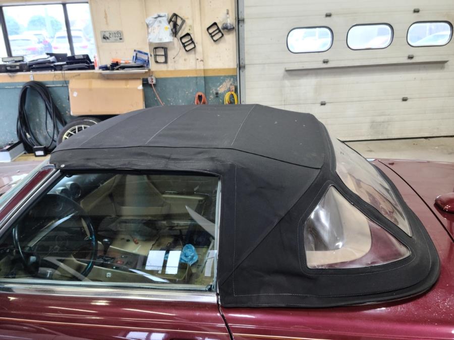 1986 Mercedes-Benz 560 Series 2dr Convertible 560SL, available for sale in Milford, Connecticut | Chip's Auto Sales Inc. Milford, Connecticut 1986 Mercedes-Benz 560 Series 2dr Convertible 560SL, available for sale in Milford, Connecticut | Chip's Auto Sales Inc. Milford, Connecticut