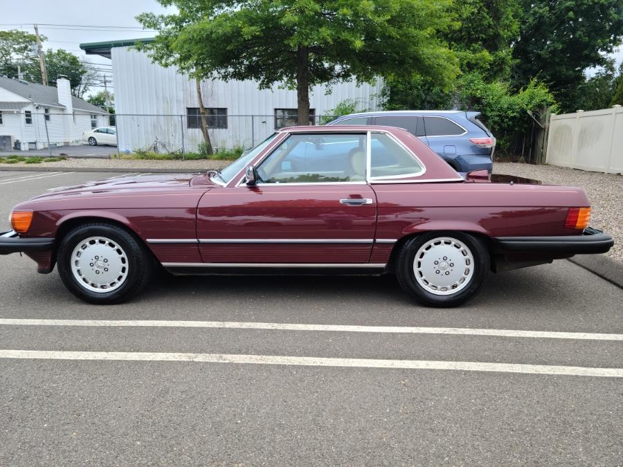 1986 Mercedes-Benz 560 Series 2dr Convertible 560SL, available for sale in Milford, Connecticut | Chip's Auto Sales Inc. Milford, Connecticut 1986 Mercedes-Benz 560 Series 2dr Convertible 560SL, available for sale in Milford, Connecticut | Chip's Auto Sales Inc. Milford, Connecticut