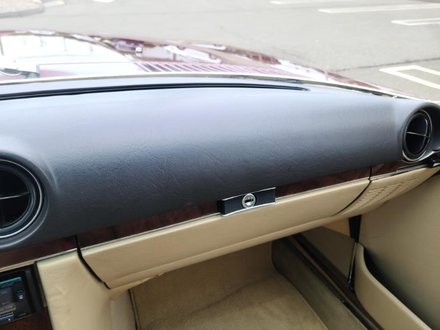 1986 Mercedes-Benz 560 Series 2dr Convertible 560SL, available for sale in Milford, Connecticut | Chip's Auto Sales Inc. Milford, Connecticut 1986 Mercedes-Benz 560 Series 2dr Convertible 560SL, available for sale in Milford, Connecticut | Chip's Auto Sales Inc. Milford, Connecticut