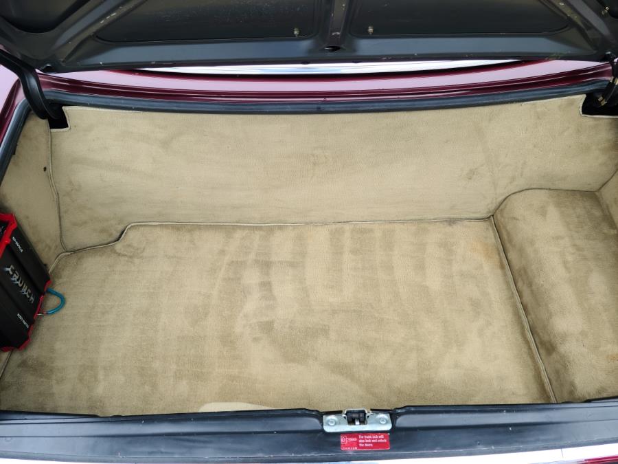 1986 Mercedes-Benz 560 Series 2dr Convertible 560SL, available for sale in Milford, Connecticut | Chip's Auto Sales Inc. Milford, Connecticut 1986 Mercedes-Benz 560 Series 2dr Convertible 560SL, available for sale in Milford, Connecticut | Chip's Auto Sales Inc. Milford, Connecticut