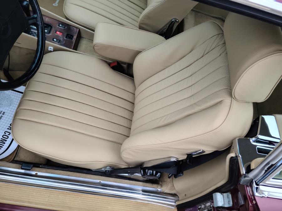 1986 Mercedes-Benz 560 Series 2dr Convertible 560SL, available for sale in Milford, Connecticut | Chip's Auto Sales Inc. Milford, Connecticut 1986 Mercedes-Benz 560 Series 2dr Convertible 560SL, available for sale in Milford, Connecticut | Chip's Auto Sales Inc. Milford, Connecticut