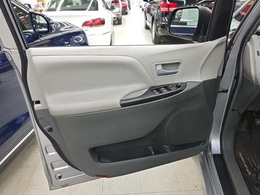 2017 Toyota Sienna LE AWD 7-Passenger (Natl), available for sale in West Haven, Connecticut | Auto Fair Inc.. West Haven, Connecticut 2017 Toyota Sienna LE AWD 7-Passenger (Natl), available for sale in West Haven, Connecticut | Auto Fair Inc.. West Haven, Connecticut