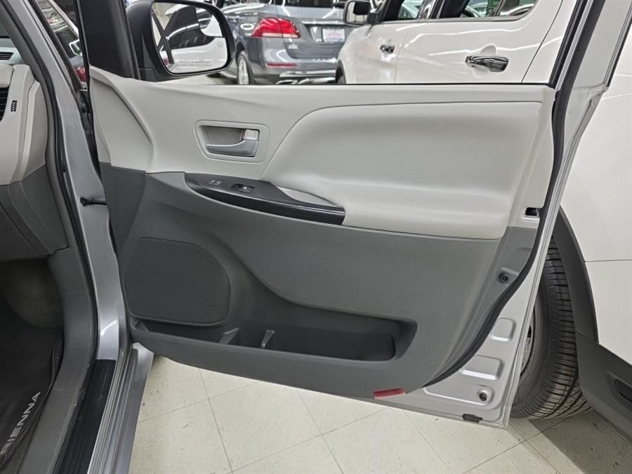 2017 Toyota Sienna LE AWD 7-Passenger (Natl), available for sale in West Haven, Connecticut | Auto Fair Inc.. West Haven, Connecticut 2017 Toyota Sienna LE AWD 7-Passenger (Natl), available for sale in West Haven, Connecticut | Auto Fair Inc.. West Haven, Connecticut