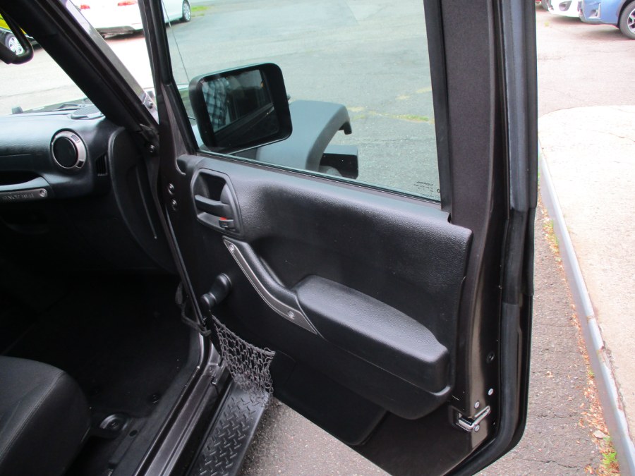 2016 Jeep Wrangler Unlimited 4WD 4dr Sport, available for sale in Meriden, Connecticut | Cos Central Auto. Meriden, Connecticut 2016 Jeep Wrangler Unlimited 4WD 4dr Sport, available for sale in Meriden, Connecticut | Cos Central Auto. Meriden, Connecticut
