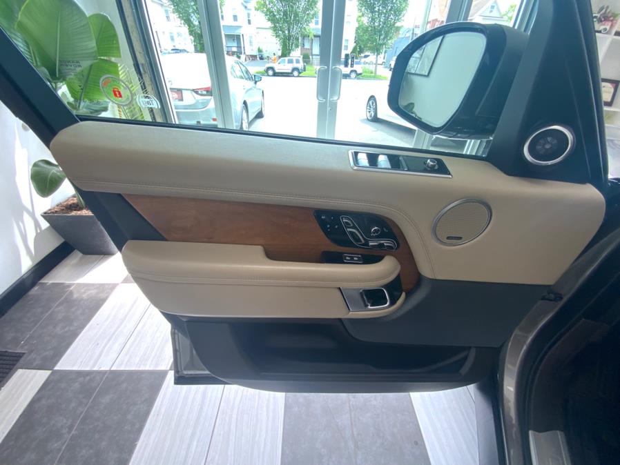 2021 Land Rover Range Rover P525 HSE HSE Westminster Edition photo 9