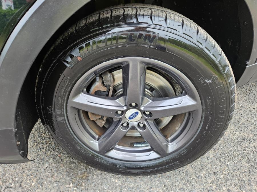 2016 Ford Explorer 4WD 4dr XLT Leather interior, available for sale in East Windsor, Connecticut | Toro Auto. East Windsor, Connecticut 2016 Ford Explorer 4WD 4dr XLT Leather interior, available for sale in East Windsor, Connecticut | Toro Auto. East Windsor, Connecticut