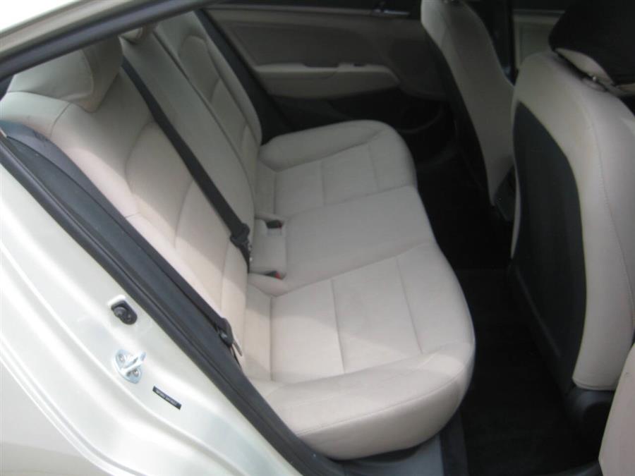 2017 Hyundai Elantra SE 4dr Sedan 6A (US), available for sale in Massapequa, New York | Rite Choice Auto Inc.. Massapequa, New York 2017 Hyundai Elantra SE 4dr Sedan 6A (US), available for sale in Massapequa, New York | Rite Choice Auto Inc.. Massapequa, New York